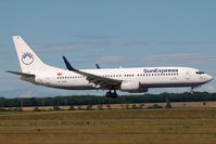 TC-SUH @ VIE - Sunexpress Boeing 737-800 - by Yakfreak - VAP