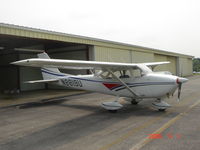 N8819U - hangered at Collegedale, TN - by Ed Anderson