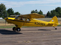 N3698A @ KBDU - Taxi in