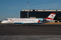 OE-LCH @ VIE - Austrian Arrows Canadair Regionaljet - by Yakfreak - VAP
