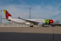OE-LAN @ VIE - TAP Air Portugal Airbus 330-200 - by Yakfreak - VAP