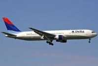N184DN @ LOWW - approaching RWY34 - by Wolfgang Kronfuss