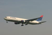N177DN @ BRU - arrival of flight DL140 to rwy 25L