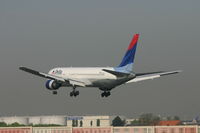 N1607B @ BRU - several seconds before touching rwy 25L