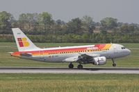 EC-HGS @ LOWW - Iberia A320-214 - by Dieter Klammer