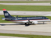 N805MD @ KDTW - Holding 3L - by juancho
