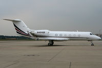 N404QS @ CGN - visitor