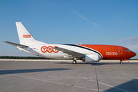 OO-TNE @ VIE - TNT Boeing 737-300 - by Yakfreak - VAP