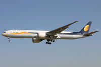 VT-JED @ EBBR - Short final RWY 25L