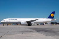 D-AIRT @ VIE - Lufthansa Airbus A321 - by Yakfreak - VAP