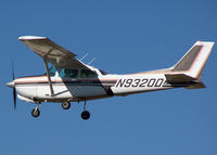 N9320D @ KAPA - Touch and Go at 17L - by Bluedharma