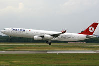 TC-JII @ EDDL - on finals into EDDL RWY23L