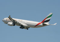 A6-EAR @ EGLL - Middle Eastern beauty - by Kevin Murphy