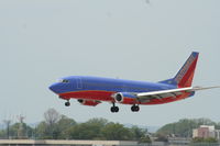 N680AA @ KSDF - Boeing 737-300 - by Mark Pasqualino