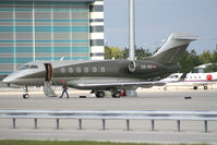 OE-HII @ LOWW - Niki Lauda's private jet - by Wolfgang Kronfuss