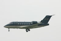 OH-WII @ EBBR - descending to rwy 25L - no sun that day