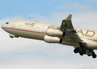 A6-EYC @ EGLL - Etihad 340 - by Kevin Murphy