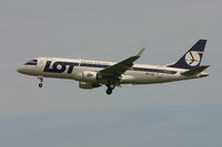 SP-LIA @ EBBR - arrival of flight LO235 to rwy 25L - by Daniel Vanderauwera