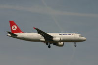 TC-JLI @ EBBR - arrival of flight TK1937 to rwy 02 - by Daniel Vanderauwera