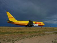 N799AX @ DEN - DHL 767 - by Francisco Undiks