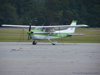 N8982V @ LBT - I like this G/W/B color scheme - by J.B. Barbour