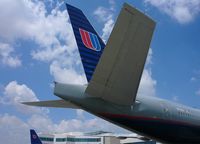 N779UA @ DEN - United Airlines 777