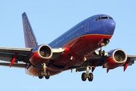 N419WN @ LAX - Southwest Airlines N419WN (FLT SWA849) from Chicago Midway (KMDW) on short-final to RWY 24R.