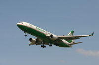 B-16101 @ EBBR - descending to rwy 25R