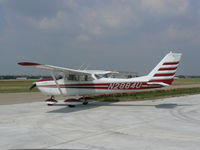 N2884U @ GKY - Very nice older Cessna at Arlington Muni