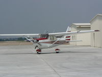 N2884U @ GKY - Very nice older Cessna at Arlington Muni