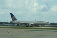 N14120 @ KMCO - Boeing 757-200