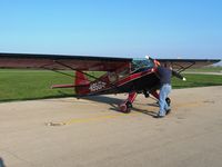 N95014 @ I74 - Ed McCormick giving Sam a prop at Urbana, OH - by Bob Simmermon
