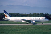 F-GFKQ @ LSGG - Air France