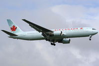 C-FXCA @ EGLL - on final RWY09L