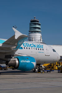 EC-GRI @ VIE - Clickair Airbus 320 - by Yakfreak - VAP