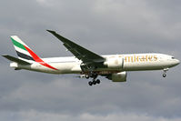 A6-EWB @ EGLL - on final RWY09L