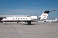 N1624 @ LOWW - Gulfstream 4