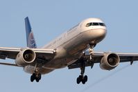 N58101 @ LAX - Continental Airlines N58101 (FLT COA65) from Newark Liberty Int'l (KEWR) on short-final to RWY 24R. - by Dean Heald