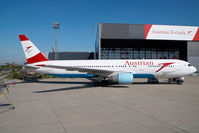 OE-LAW @ VIE - Austrian Airlines Boeing 767-300 - by Yakfreak - VAP