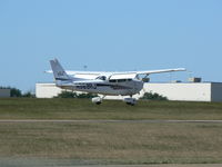 N569RJ @ GPM - Landing in a high wind!