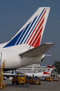 EI-CXN @ VIE - Transaero Boeing 737-300