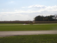 N9186L @ KLVN - Landing Runway 30. - by Mitch Sando
