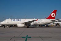 TC-JPA @ VIE - Turkish Airlines Airbus A320 - by Yakfreak - VAP