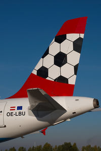 OE-LBU @ VIE - Austrian Airlines Airbus 320 in Euro 2008 colors