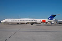 LN-ROR @ VIE - SAS MD80 - by Yakfreak - VAP