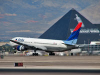N136DL @ KLAS - Delta Airlines / 1991 Boeing 767-332 - by Brad Campbell