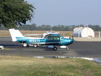 N19271 @ PWG - On the ramp at McGregor Muni