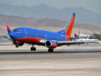 N670SW @ KLAS - Southwest Airlines / 1988 Boeing 737-3G7 - by Brad Campbell