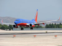 N208WN @ KLAS - Southwest Airlines / 2005 Boeing 737-7H4 - by Brad Campbell