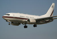 N737BZ @ KLGB - As you will see, the previous picture and mine show a Boeing BBJ and not the de-registered Cessna. Final rwy 30. Have a look at the two domes on the fuselage above the first windows. cn 29102/101. - by Philippe Bleus